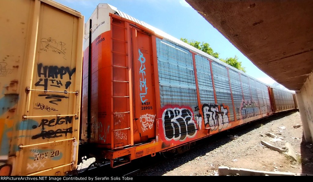 BNSF 28905 BNSF 300805